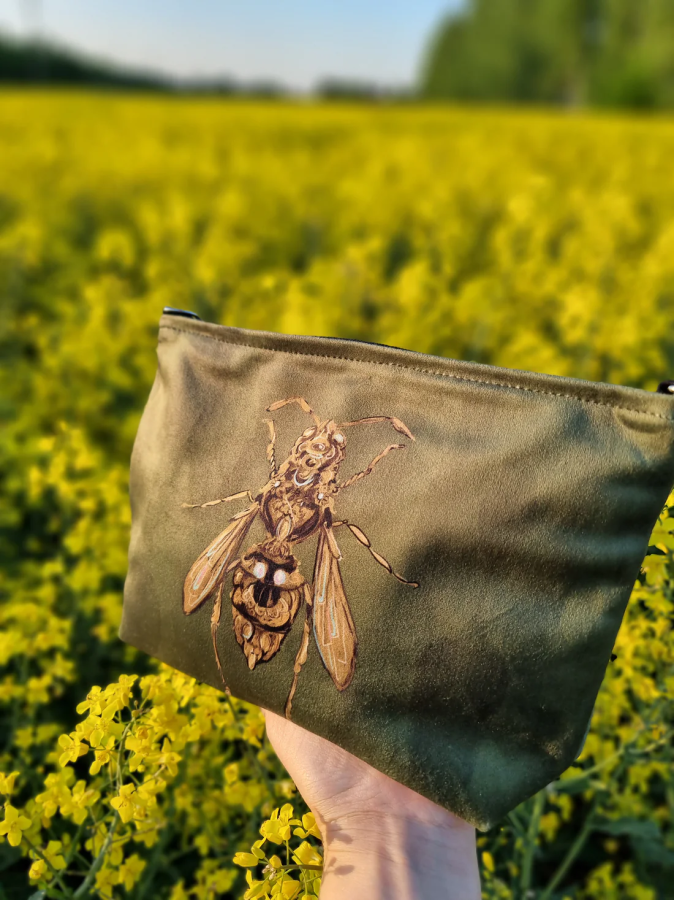 SIDA. Kosmetinė-delninė Bičių karalienė