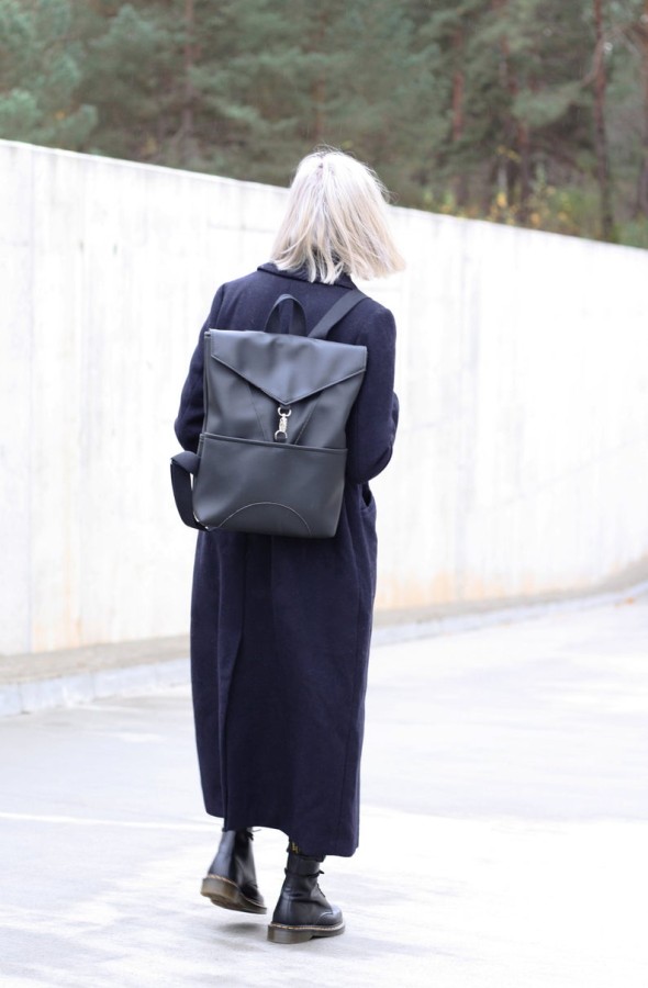 Sugulovas. JUODA geometrinė kuprinė 