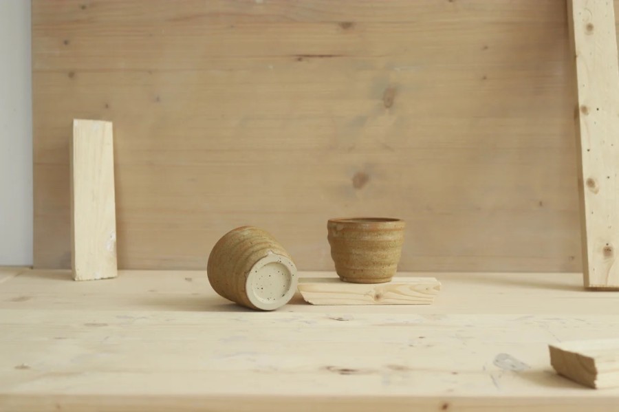park bench ceramics. Swirly puodelis in maple