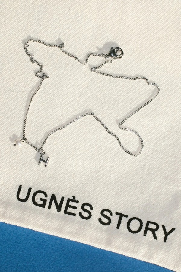 UGNES STORY. GRANDINĖLĖ SU RAIDE