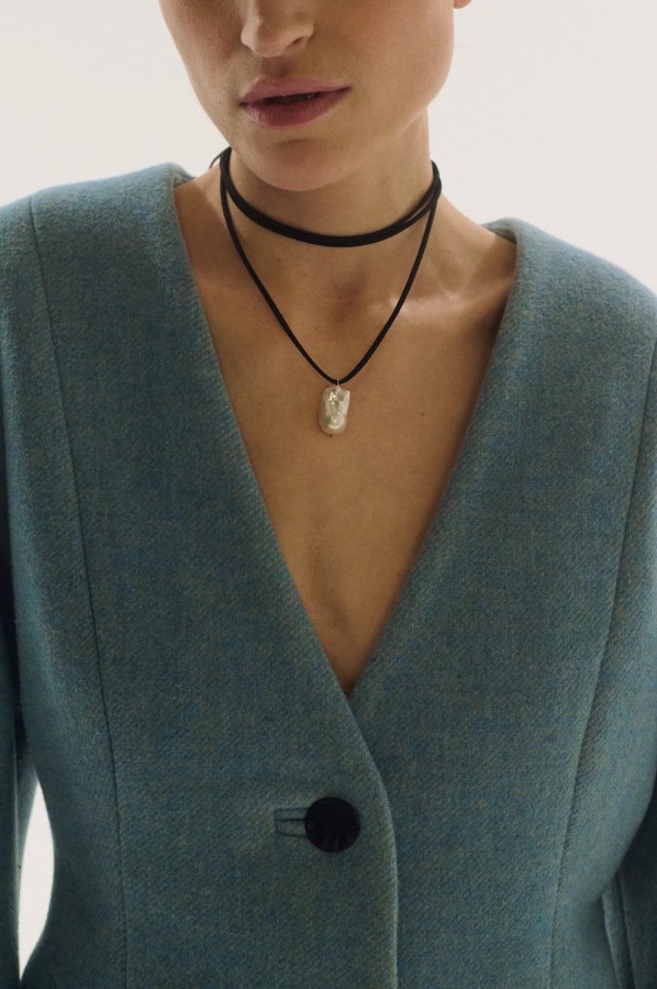 ugnes story. JUODA VIRVELĖ SU BAROKINIU PERLU