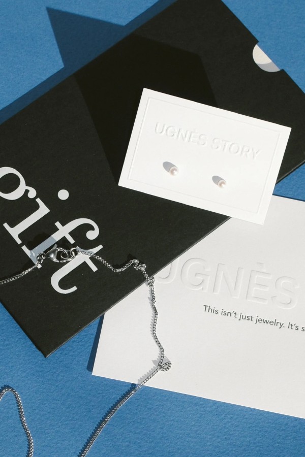 ugnes story. MINIMALISTINIAI APVALIŲ PERLŲ AUSKARAI