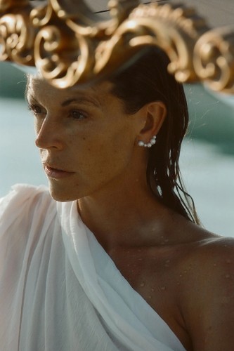 ugnes story. VESTUVINIAI PERLŲ AUSKARAI