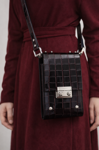 Urbanholic. TELEFONO RANKINĖ