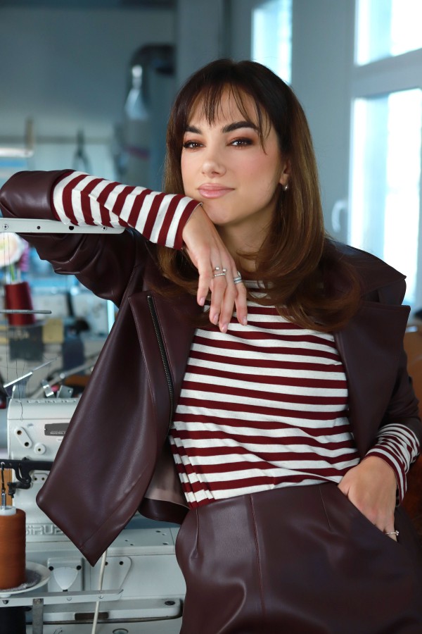 V&V. Burgundy striped palaidinė