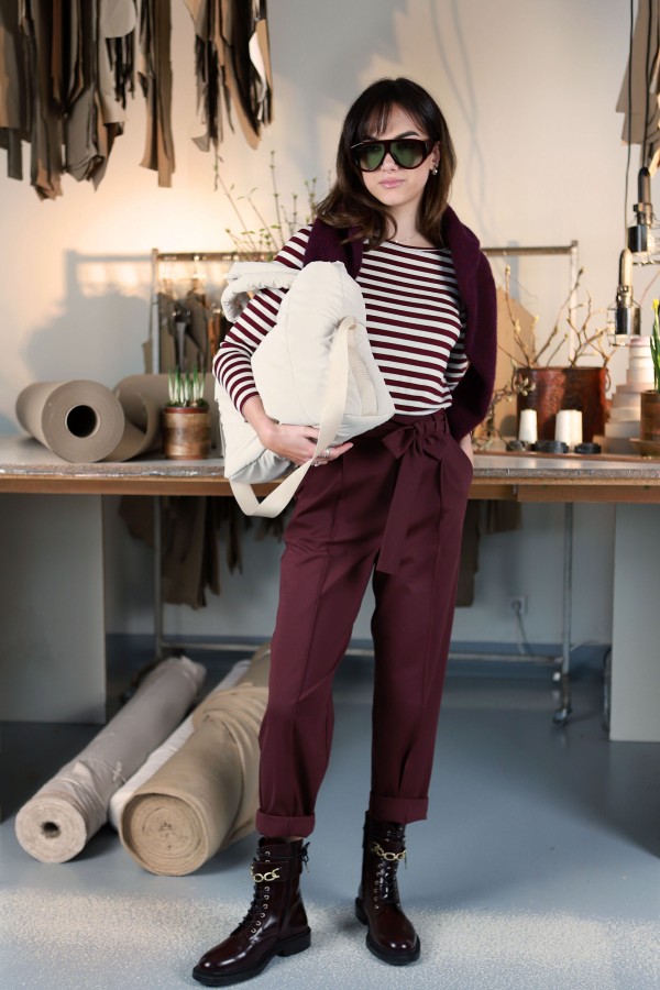 V&V. Burgundy striped palaidinė