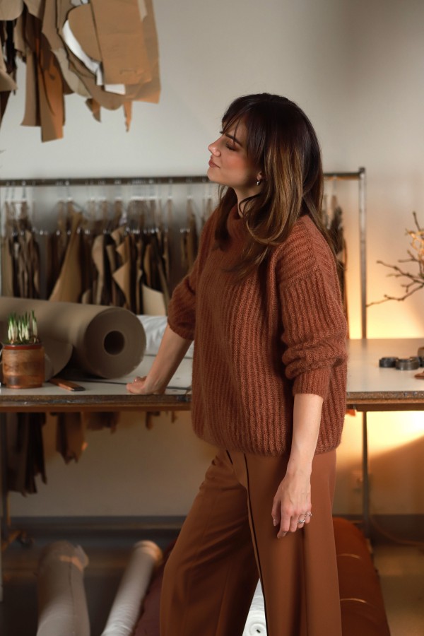 V&V. Chestnut megztukas