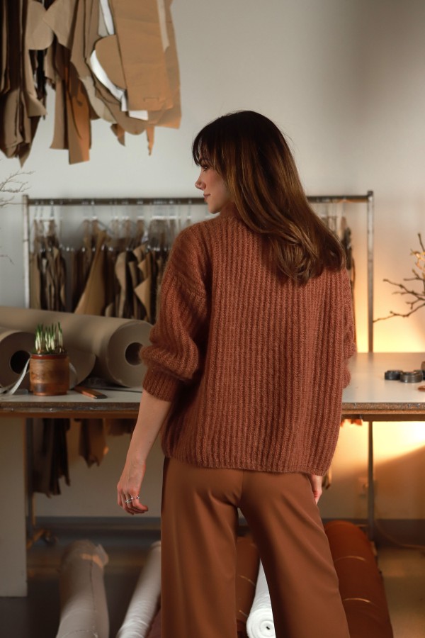 V&V. Chestnut megztukas