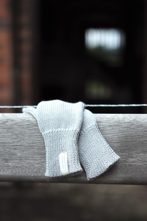 V&V. Cosy vibes only merino vilnos riešinės V&V. Cosy vibes only merino vilnos riešinės
