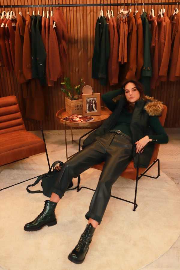 V&V. Evergreen eko odos kelnės