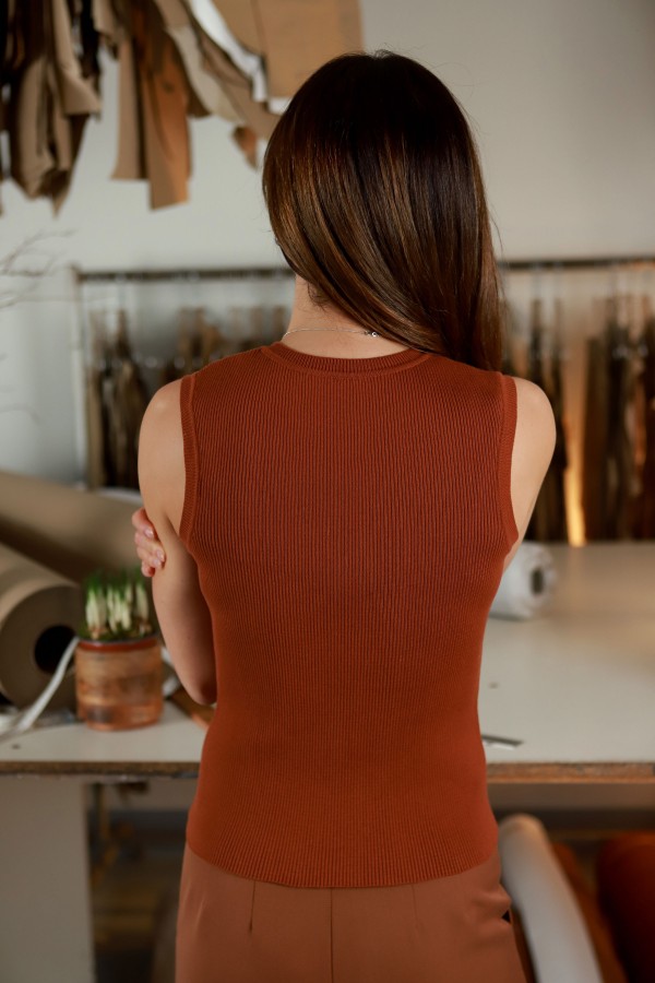 V&V. Hazelnut palaidinė