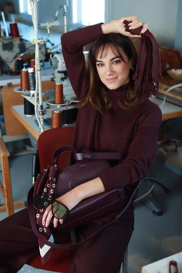 V&V. Lordas burgundy spalvos merino vilnos megztukas