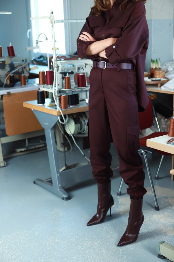 V&V. Merlot kargo kelnės