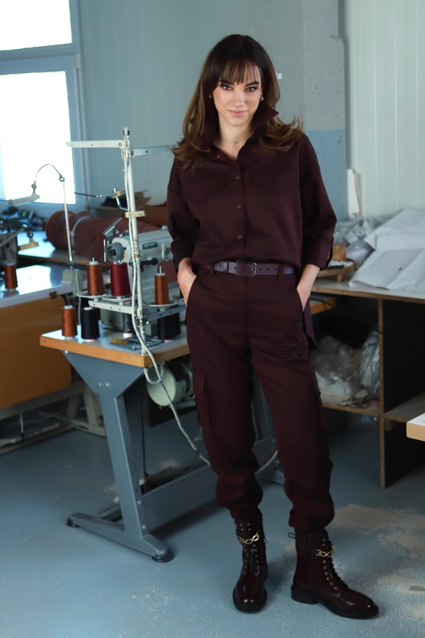 V&V. Merlot kargo kelnės