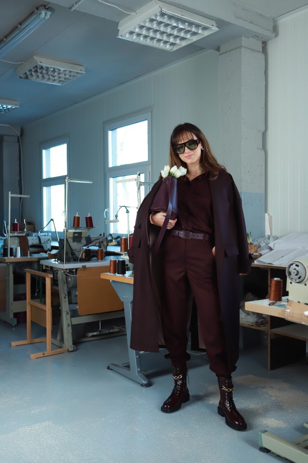 V&V. Merlot kargo kelnės