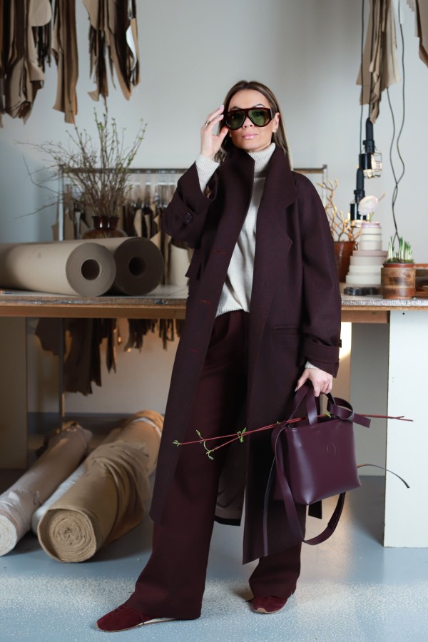 V&V. Merlot plačios kelnės