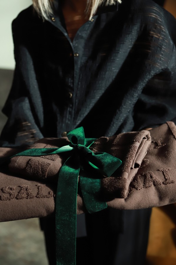 V&V. Nekaloringi gyvenimo saldumynai rankšluosčių komplektas V&V. Nekaloringi gyvenimo saldumynai rankšluosčių komplektas