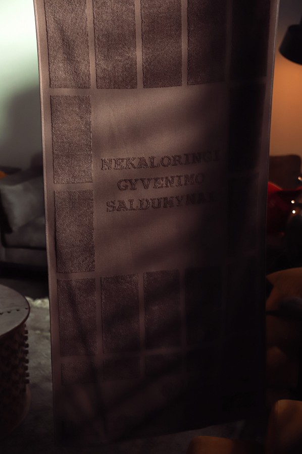 V&V. Nekaloringi gyvenimo saldumynai rankšluosčių komplektas V&V. Nekaloringi gyvenimo saldumynai rankšluosčių komplektas