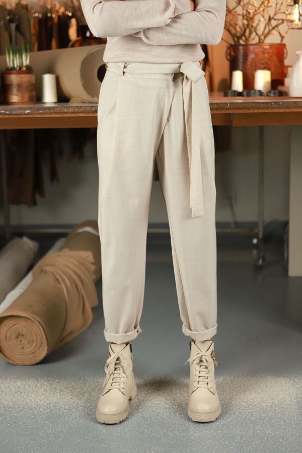 V&V. Opal‘as kelnės