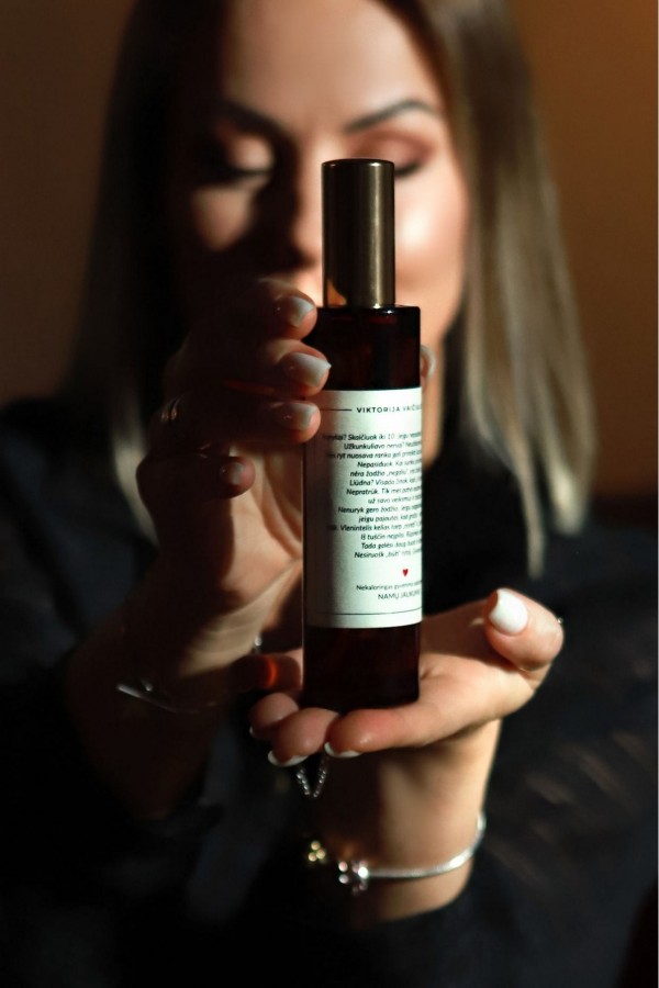 V&V. PURŠKIAMAS NAMŲ KVAPAS Kasdienybės taisyklės