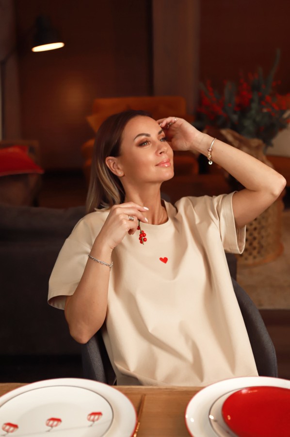 V&V. Širdytė ivory spalvos marškinėliai V&V. Širdytė ivory spalvos marškinėliai